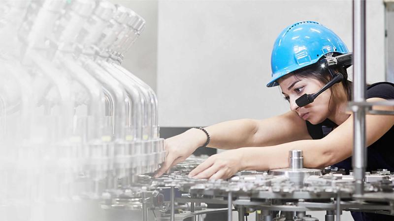 Telepresenz Wearables Vs. Handheld Devices: A Field MRO Perspective